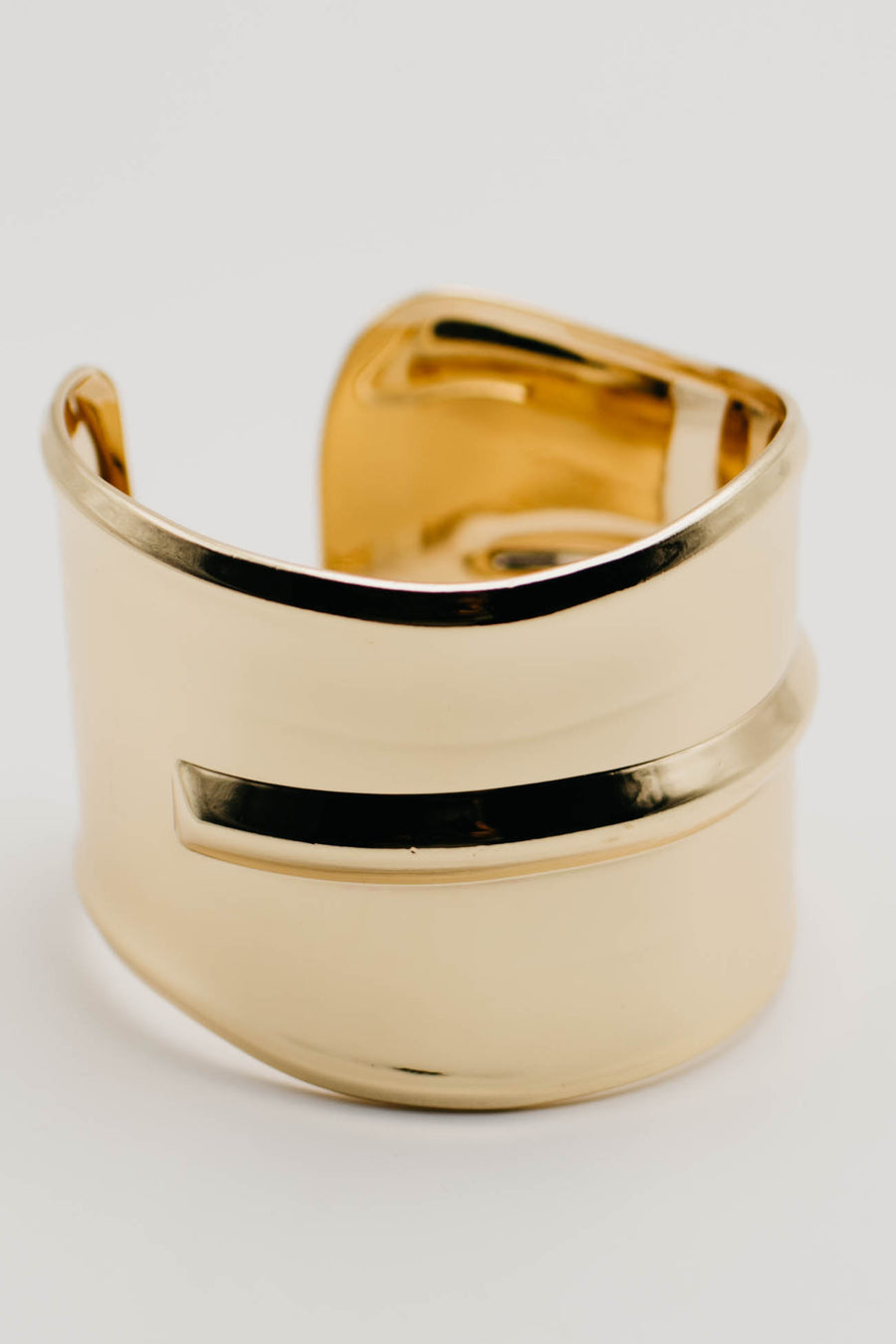 The Everen Wavy Cuff Bracelet