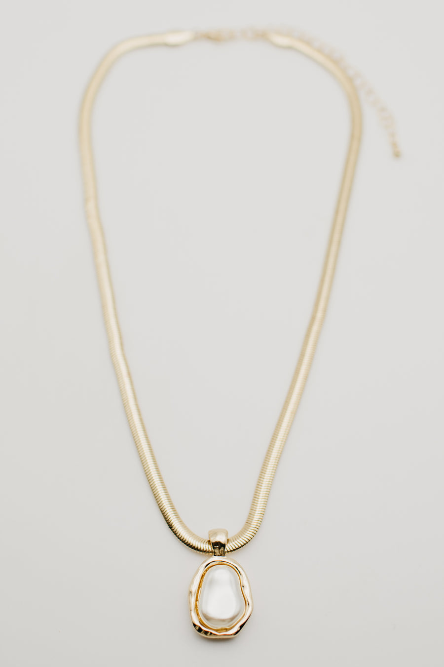 The Pam Pearl Pendant Herringbone Necklace