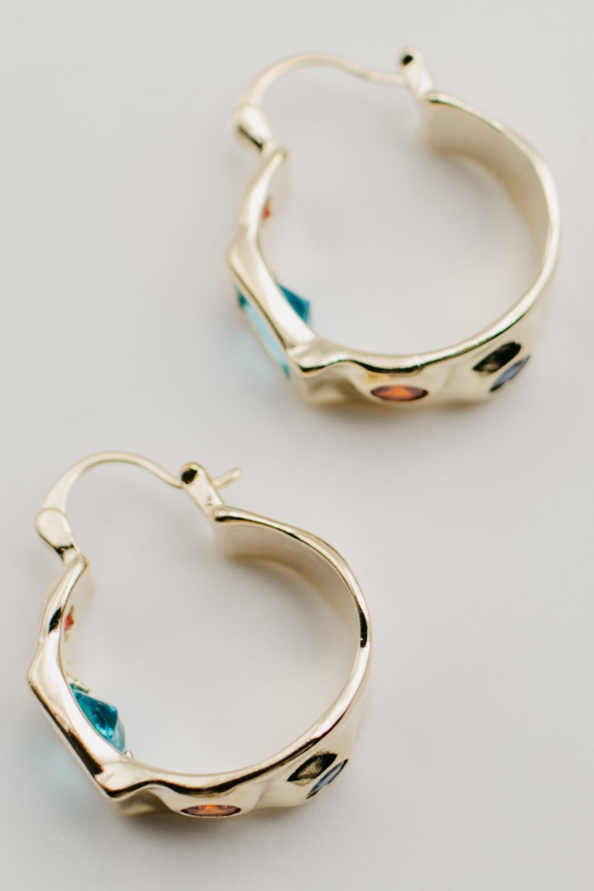 The Wes Metallic Latch Hoop Earrings