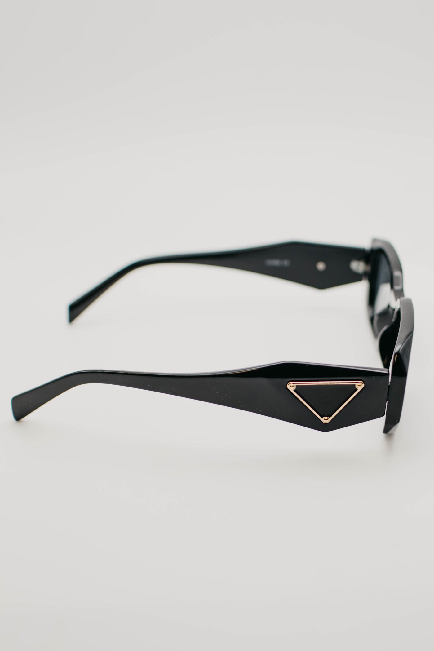 The Mariah Rectangle Sunglasses