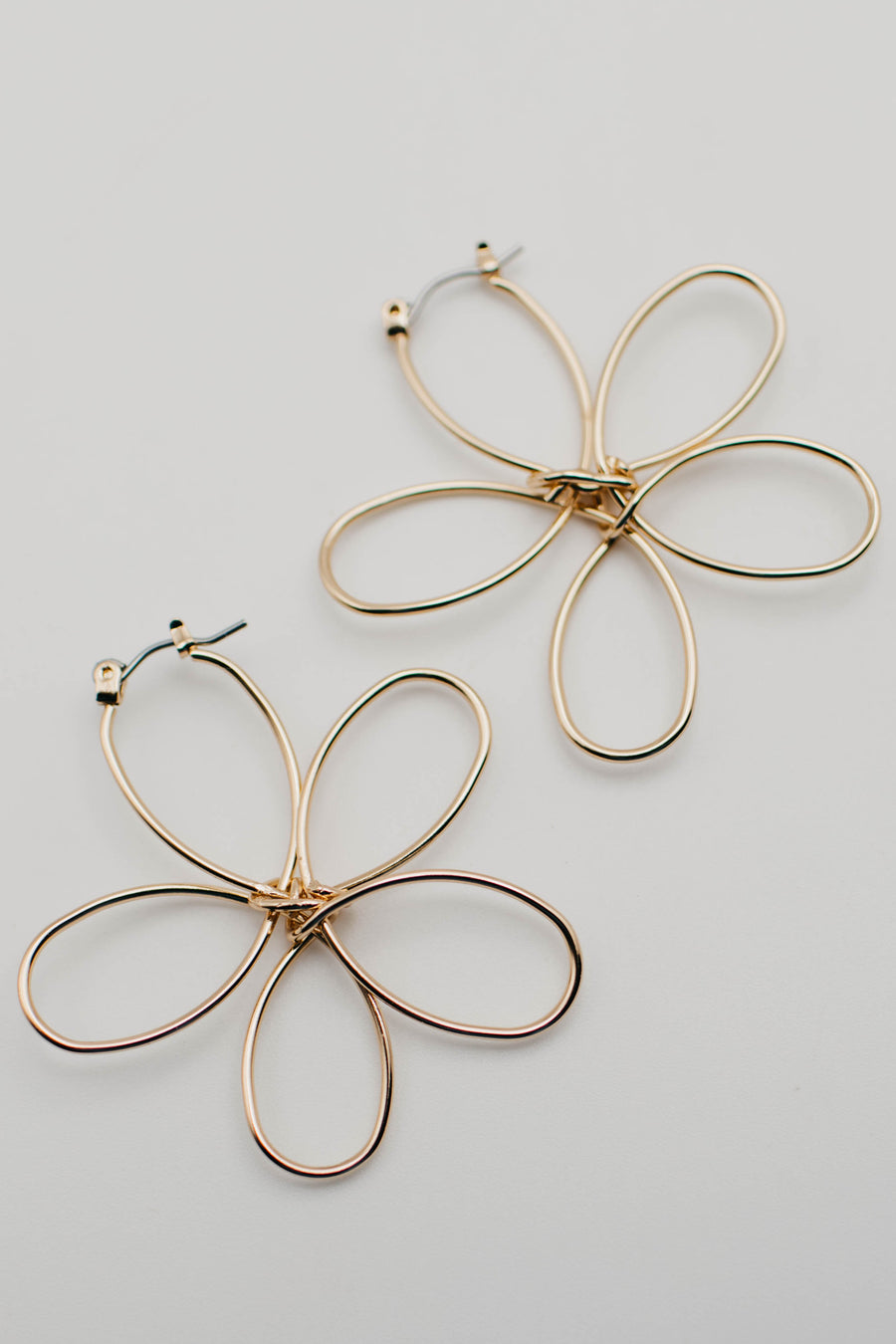 The Jedson Wire Flower Earring