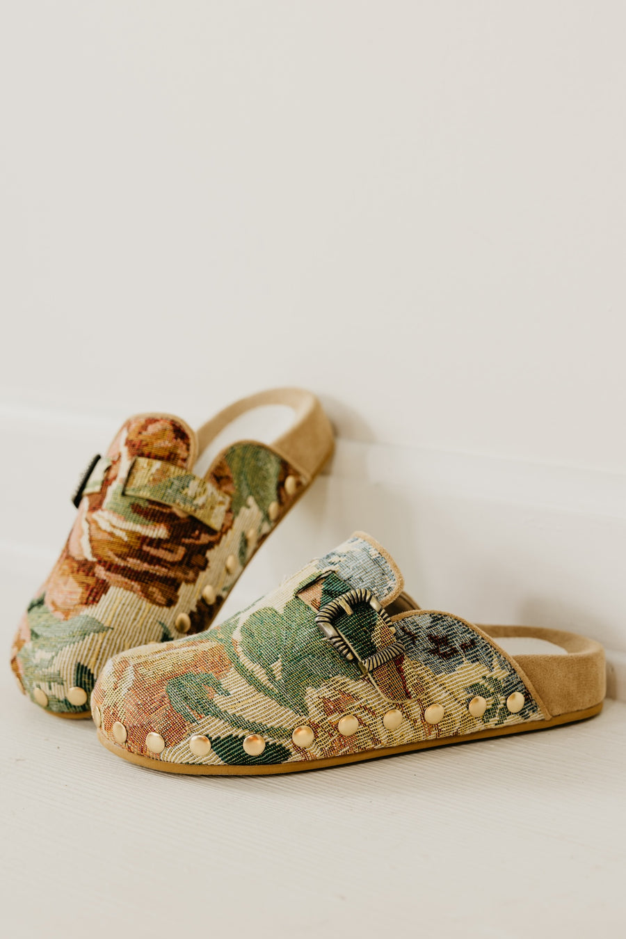 The Toni Vintage Floral Clog