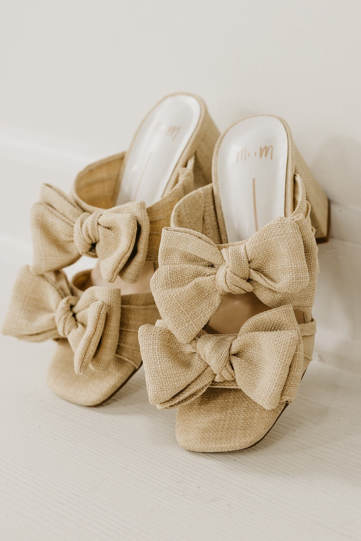 The Lucy Linen Double Bow Heel