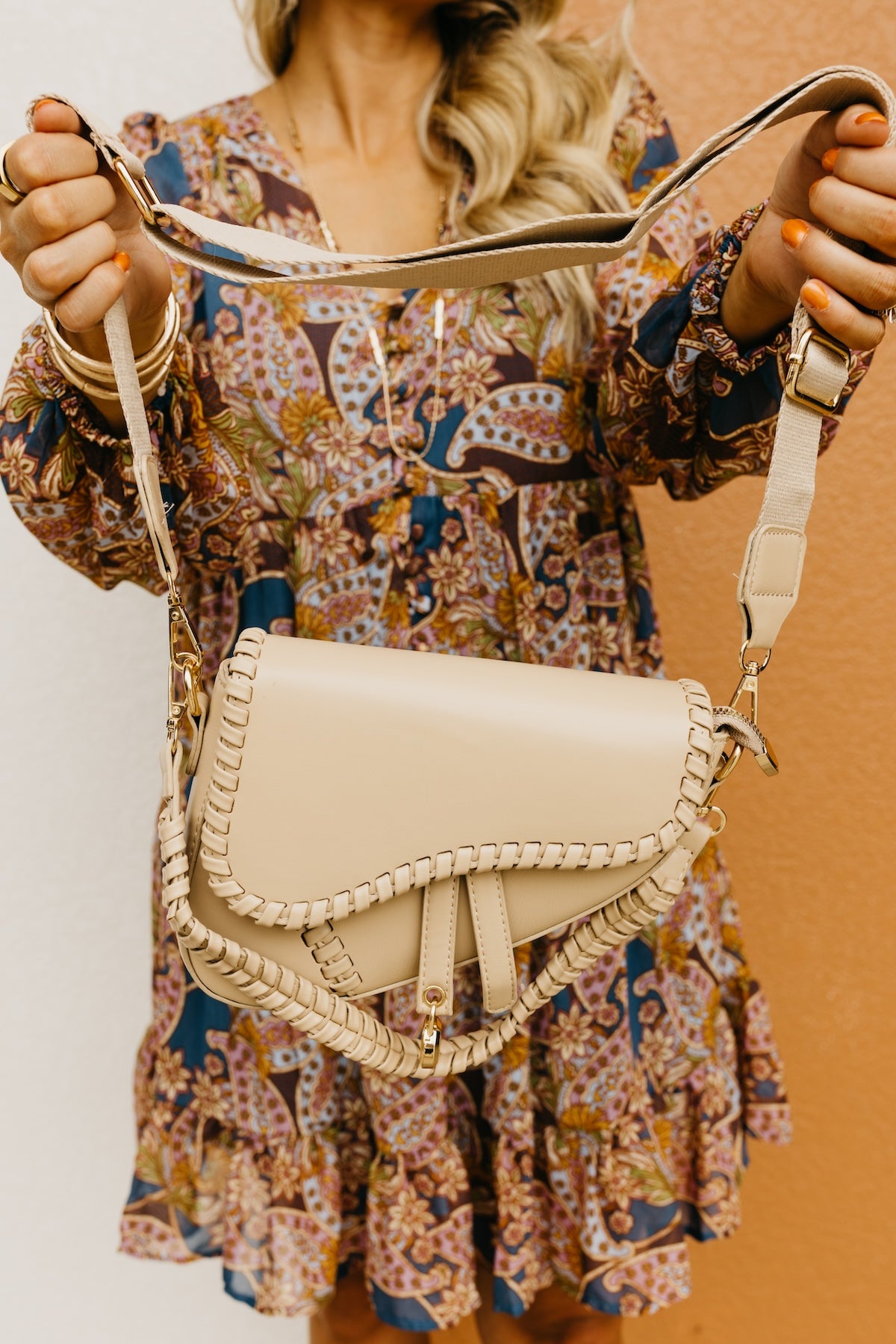 The Phelia Saddle Crossbody Hand Bag