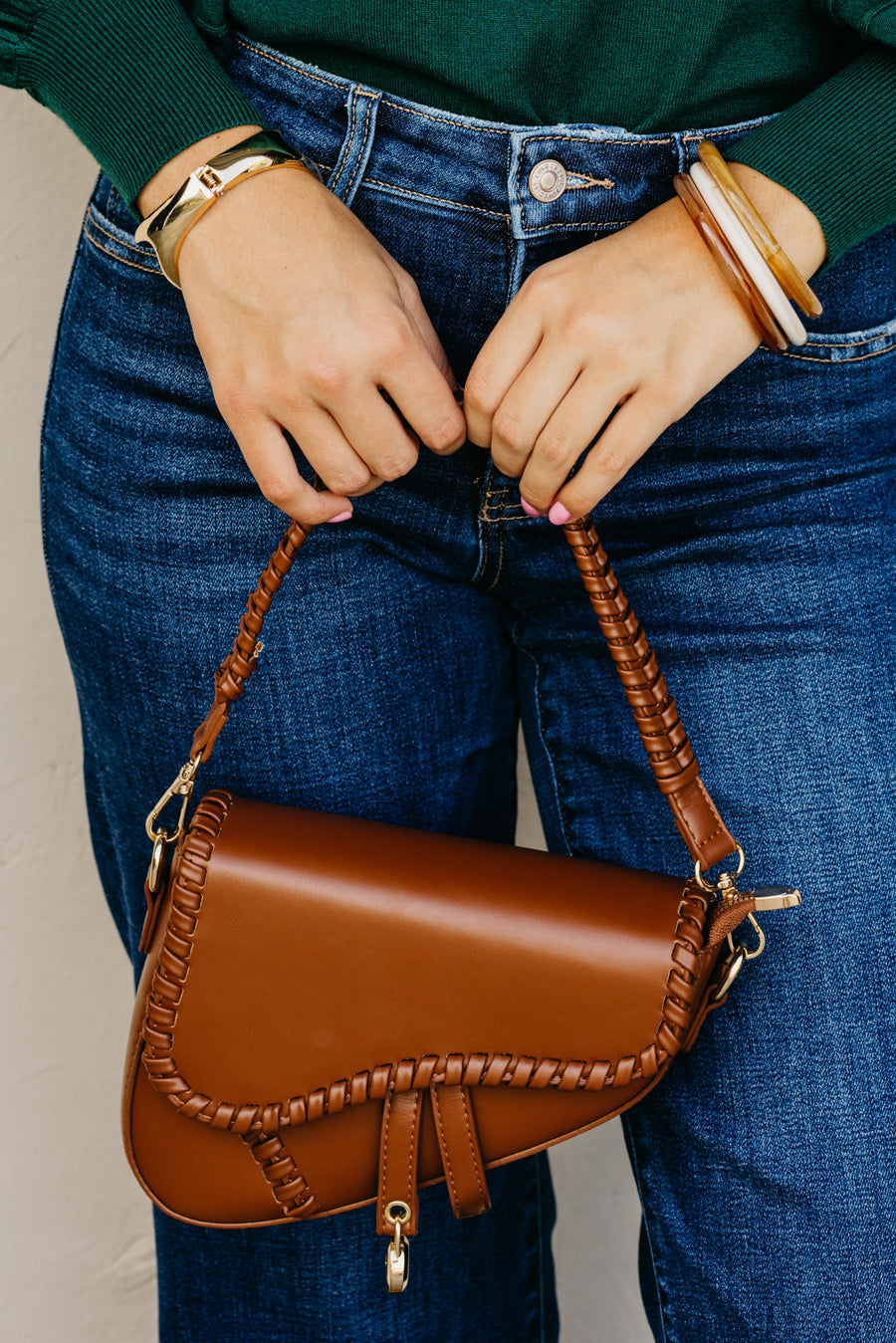 The Phelia Saddle Crossbody Hand Bag