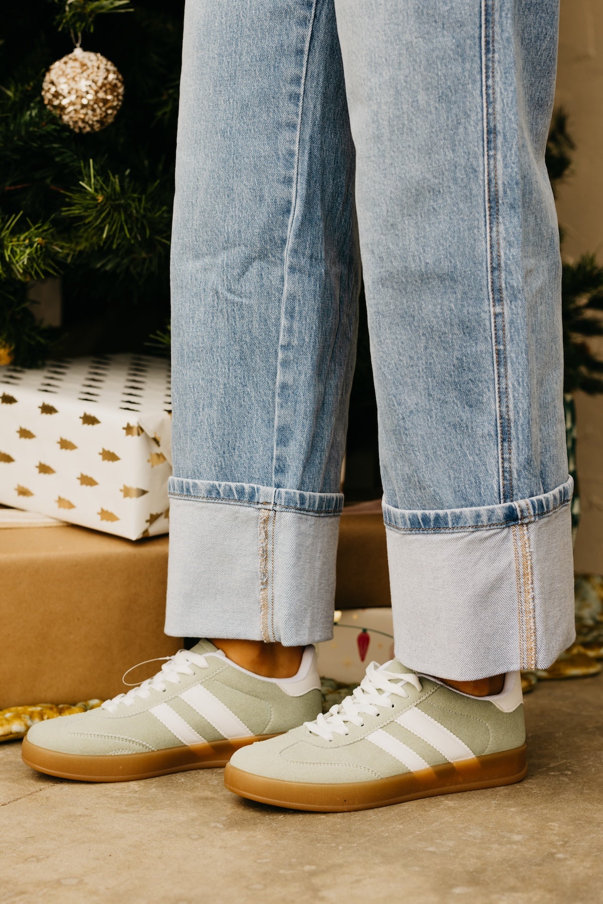 The Deer Low Top Stripe Sneaker