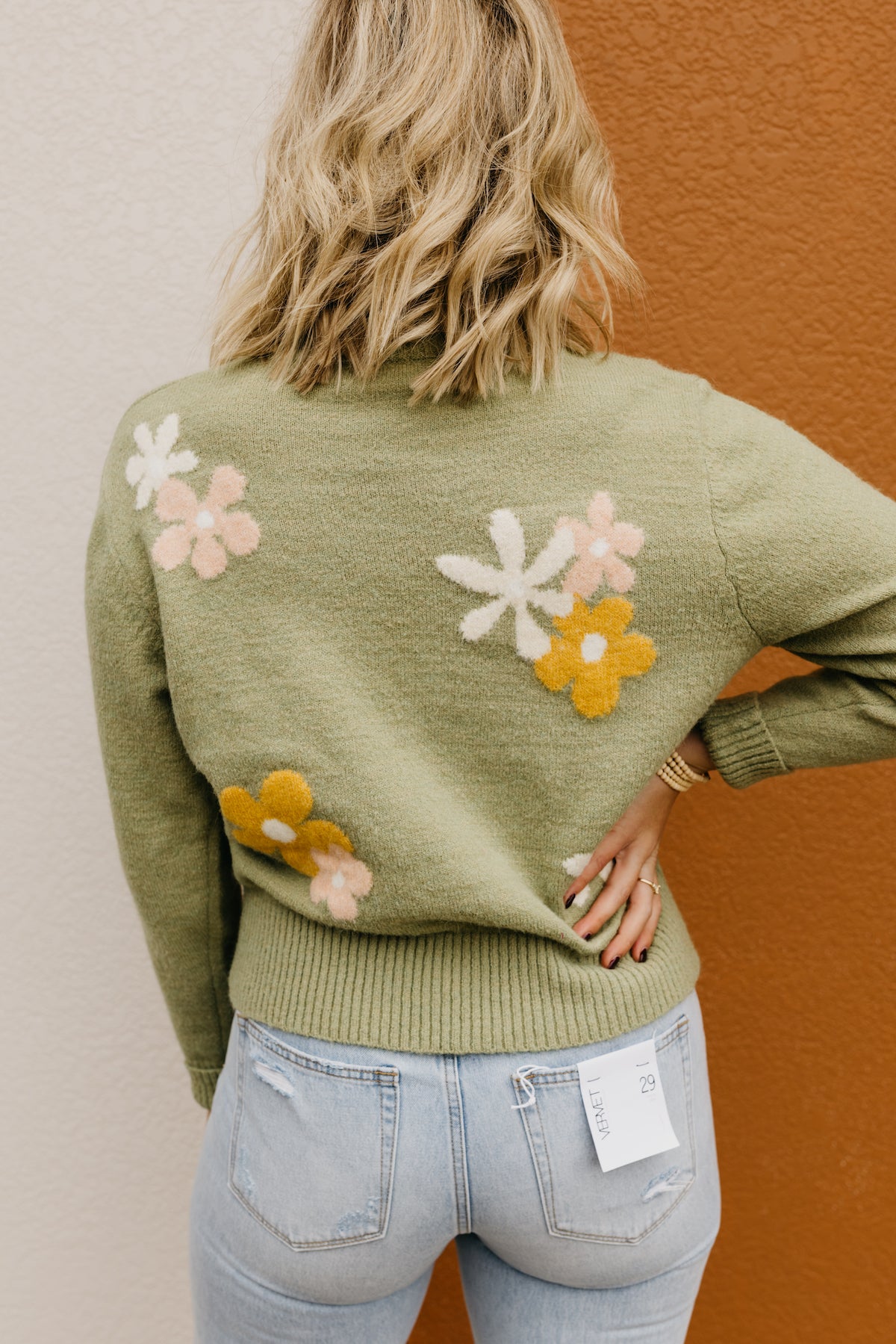 Flower Round Neck Latern Sleeve Sweater – KesleyBoutique