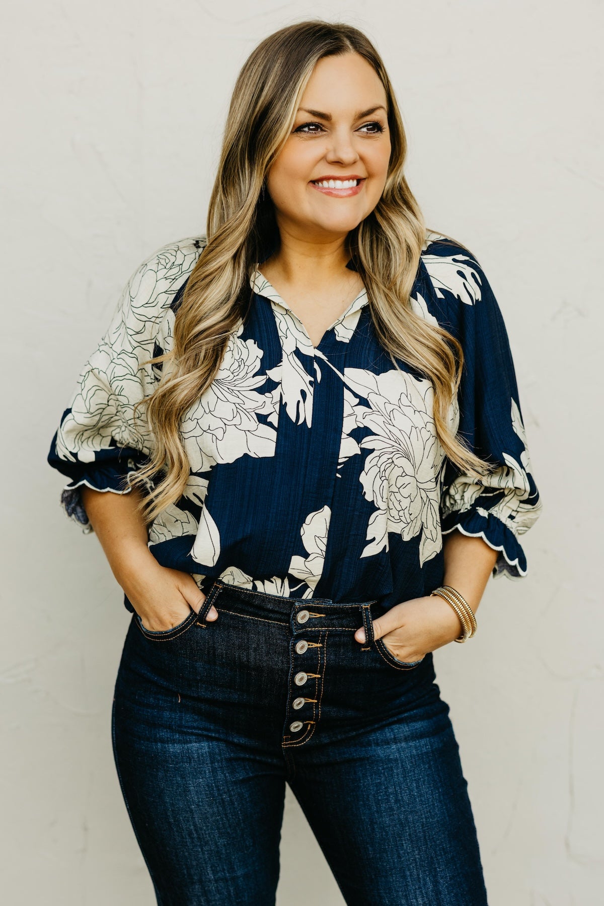 The Kharen Floral Scallop Sleeve Top