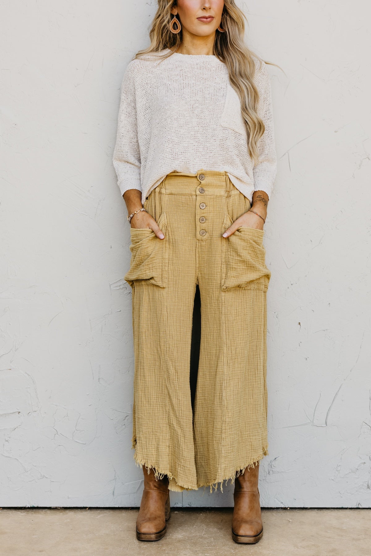 The Makai Fray Hem Gauze Pants