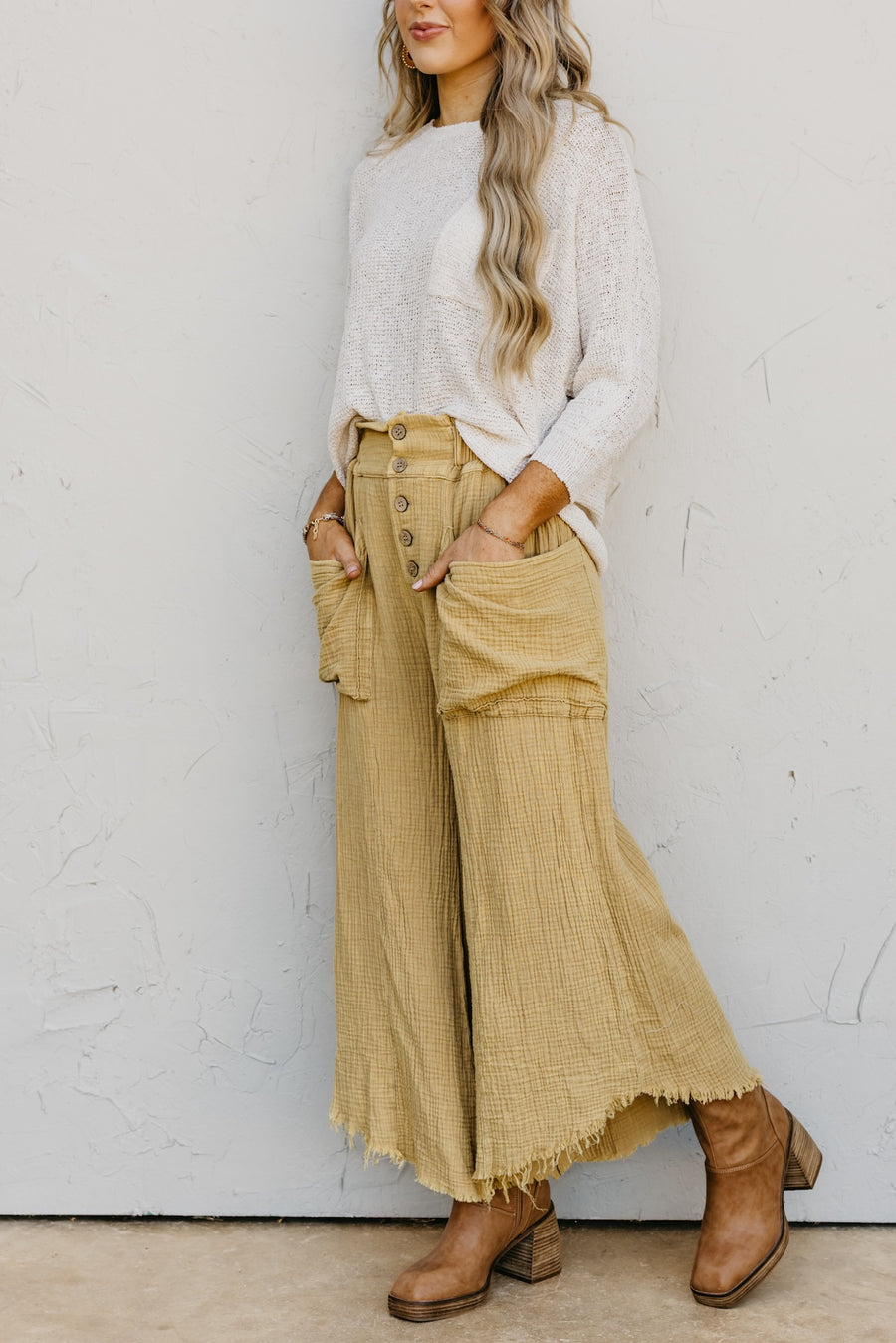 The Makai Fray Hem Gauze Pants