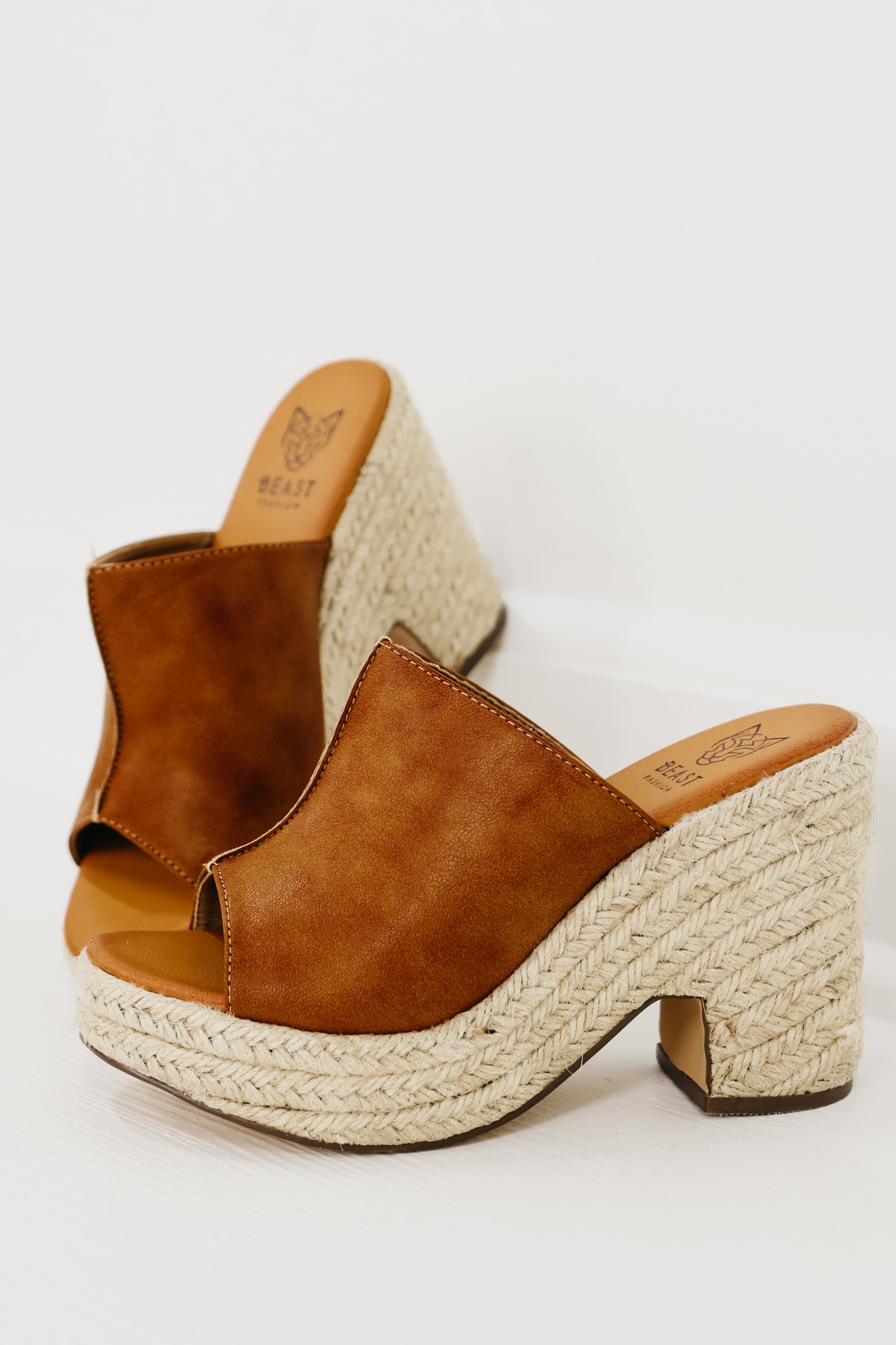 The Jensen Wedge Sandal | Camel - FINAL SALE