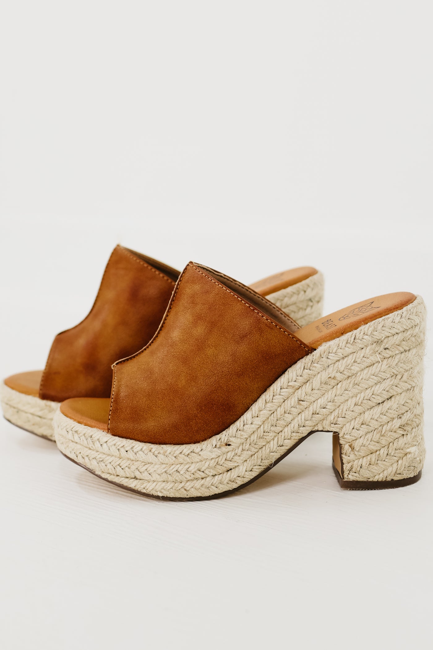 The Jensen Wedge Sandal | Camel - FINAL SALE