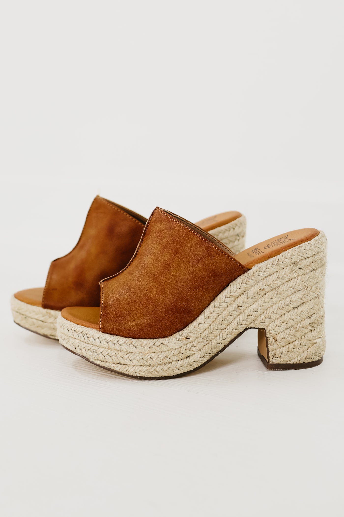 The Jensen Wedge Sandal | Camel - FINAL SALE