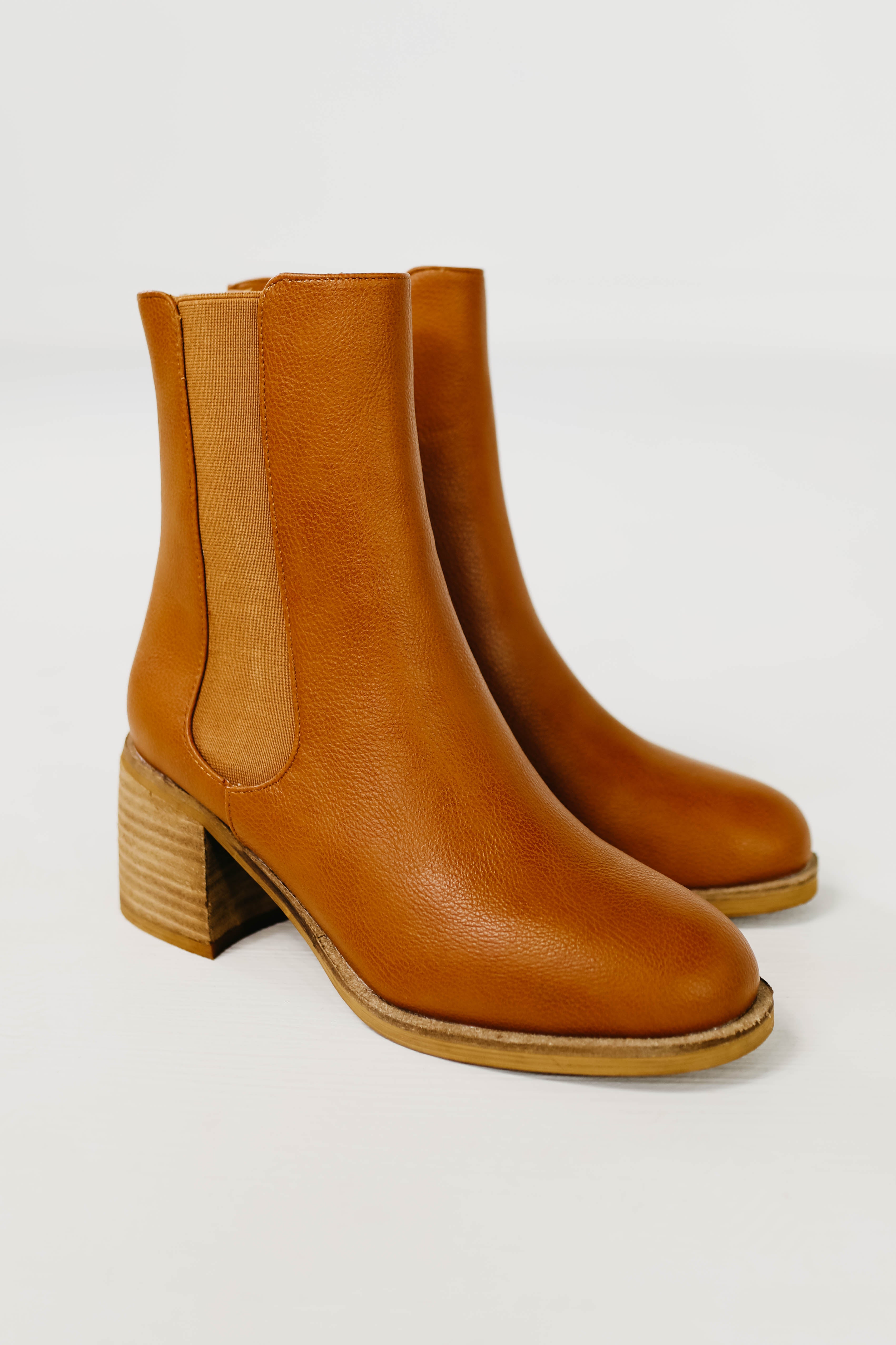 The Villa Chelsea Bootie | Camel