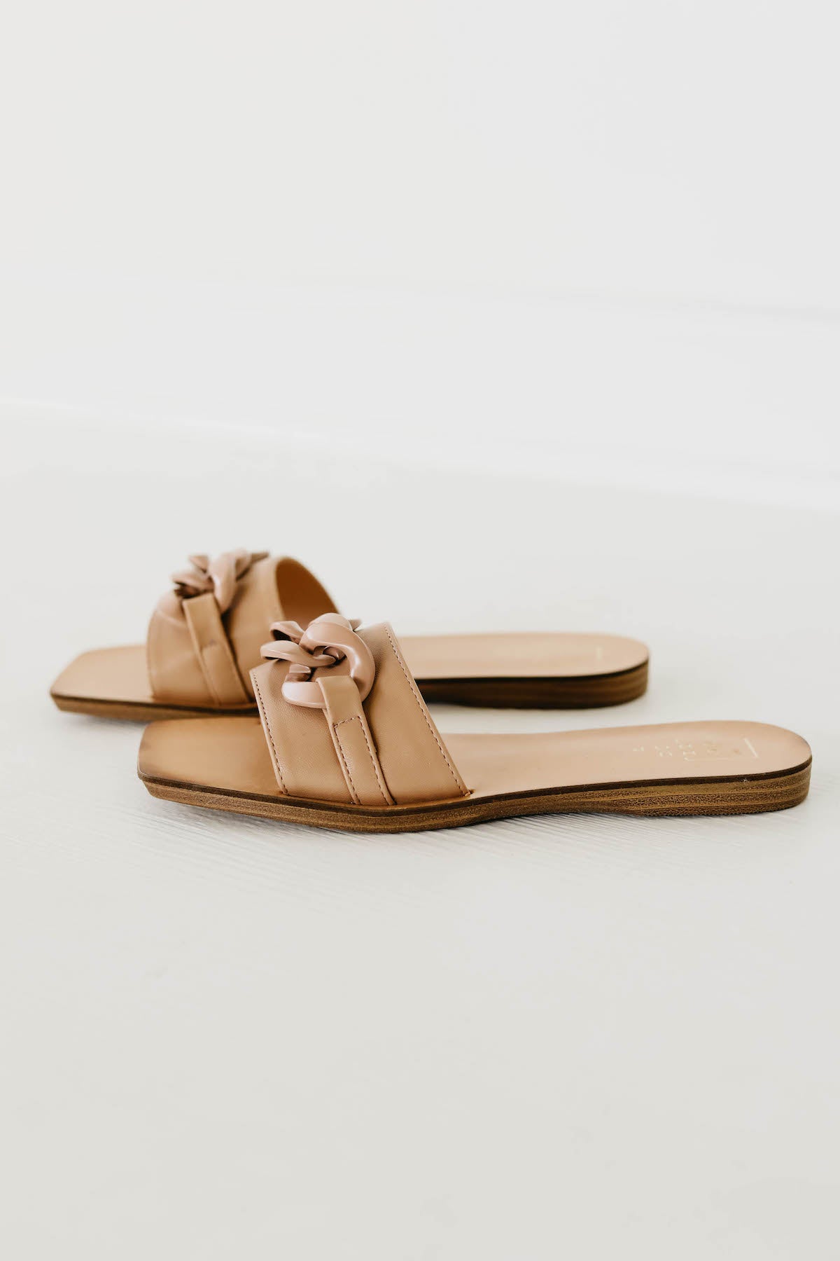 The Dilia Sandal