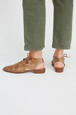 FP Destino Woven Flat-Taupe